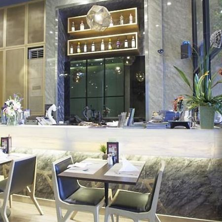 V Residence Serviced Apartment バンコク都 エクステリア 写真