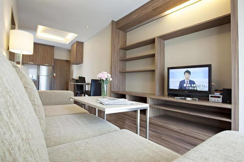 V Residence Serviced Apartment バンコク都 エクステリア 写真