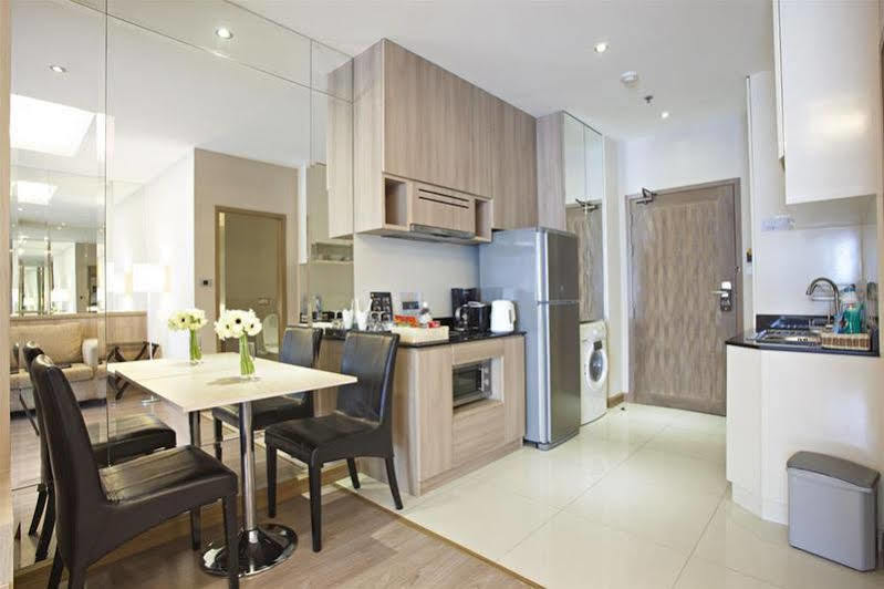 V Residence Serviced Apartment バンコク都 エクステリア 写真
