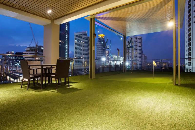 V Residence Serviced Apartment バンコク都 エクステリア 写真