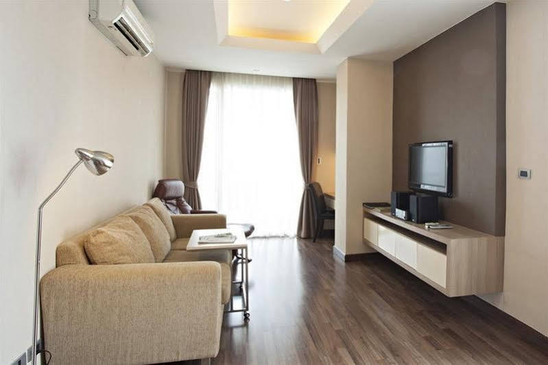 V Residence Serviced Apartment バンコク都 エクステリア 写真