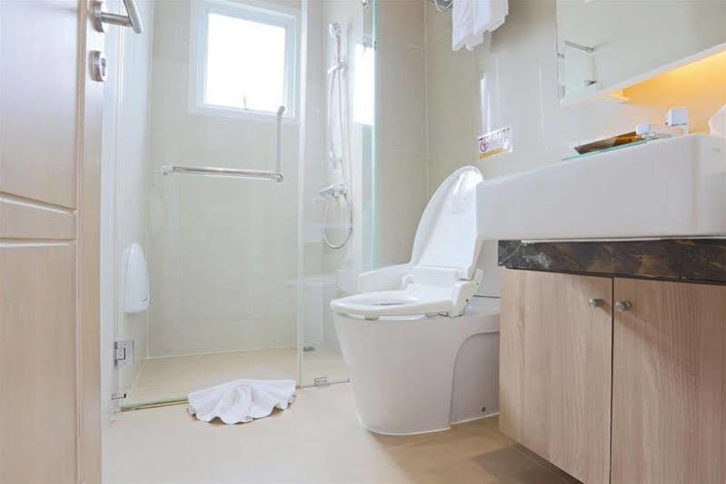 V Residence Serviced Apartment バンコク都 エクステリア 写真